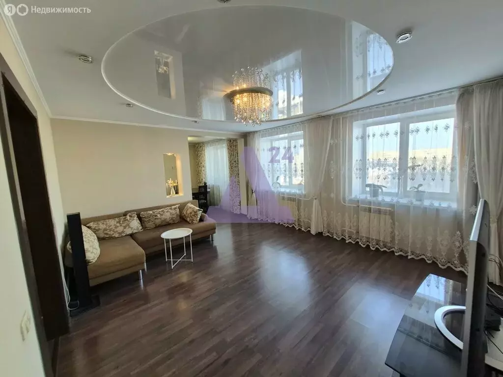 3-комнатная квартира: Барнаул, Павловский тракт, 221 (87.8 м) - Фото 1