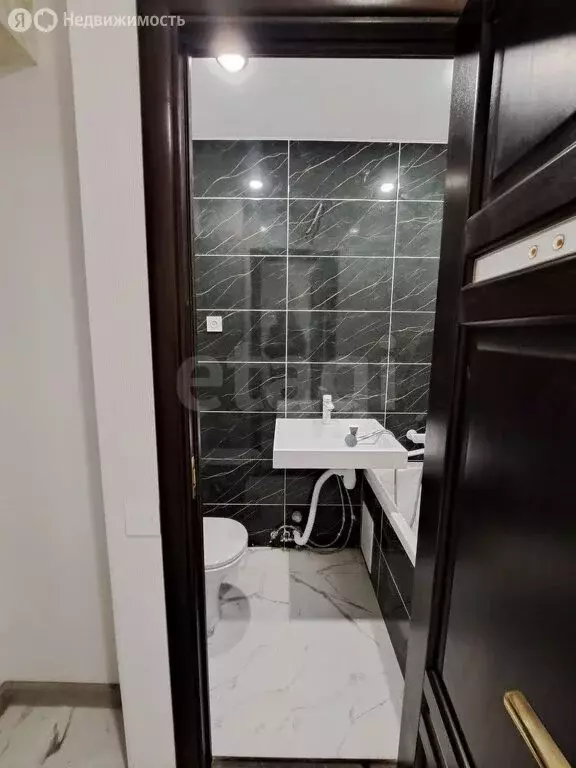 Квартира-студия: Тюмень, улица Котовского, 8А (14.2 м) - Фото 1