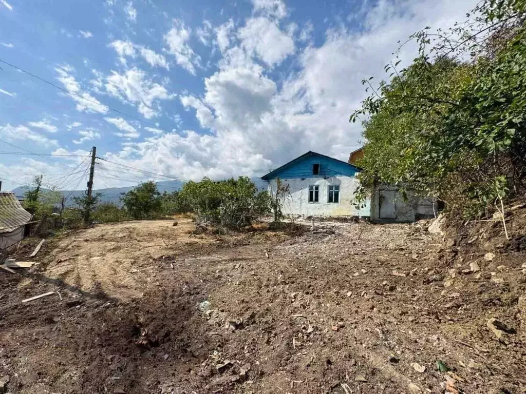 Дом в Крым, Алушта муниципальный округ, с. Изобильное пер. Тихий (48 ... - Фото 1