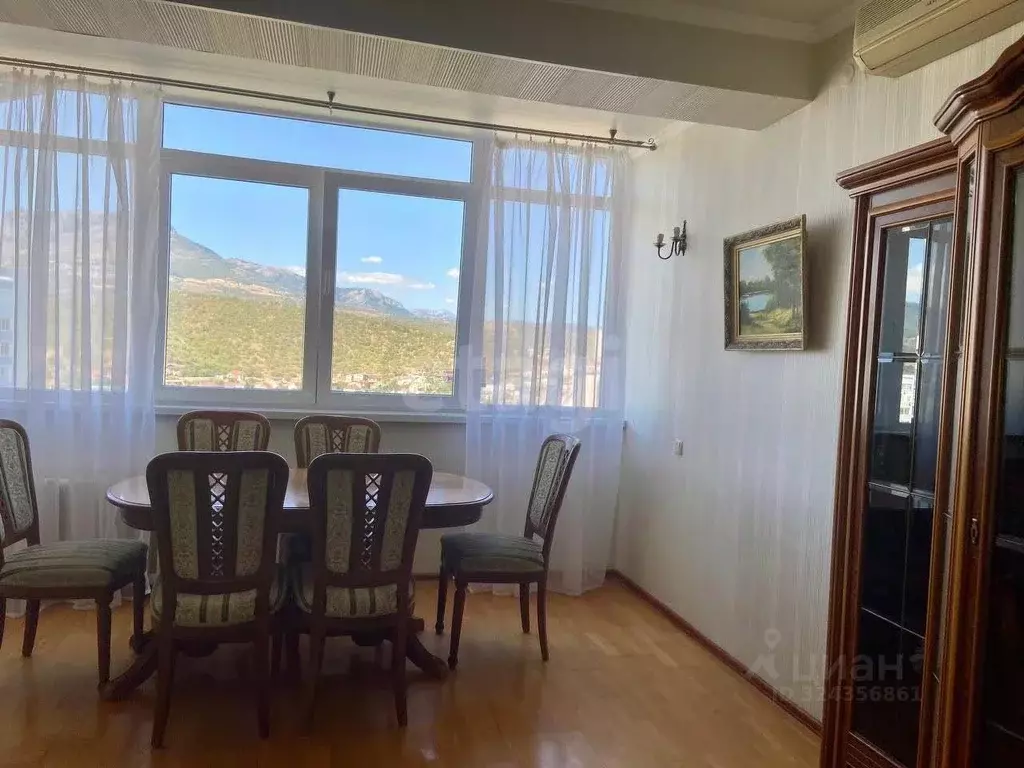 4-к кв. Крым, Алушта ул. Богдана Хмельницкого (122.8 м) - Фото 0