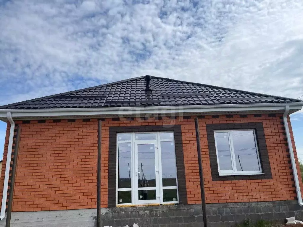 Дом в Калмыкия, Элиста ул. Привольная, 45 (100 м) - Фото 2