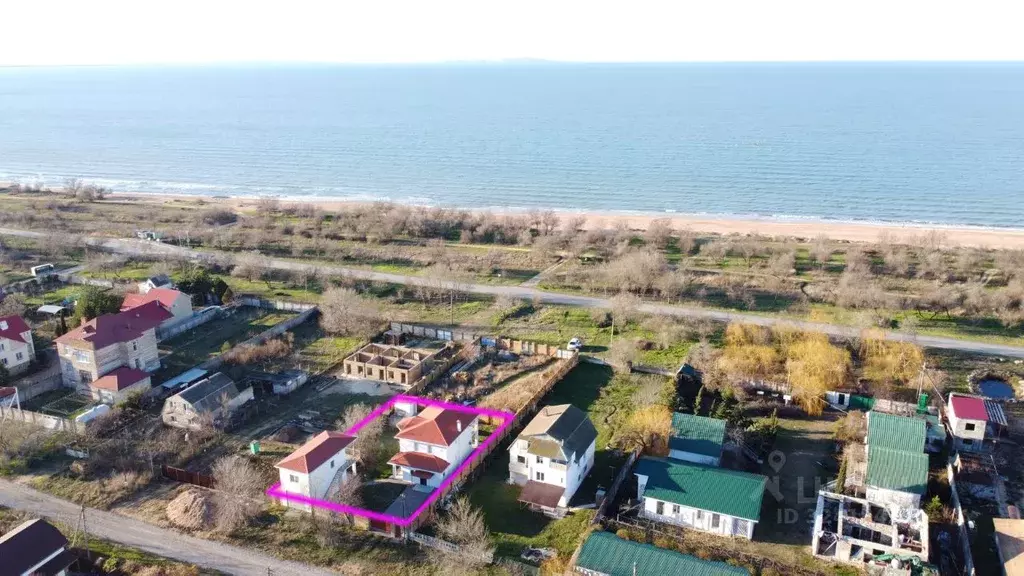 Дом в Крым, Ленинский район, Белинское с/пос, с. Новоотрадное ул. ... - Фото 1