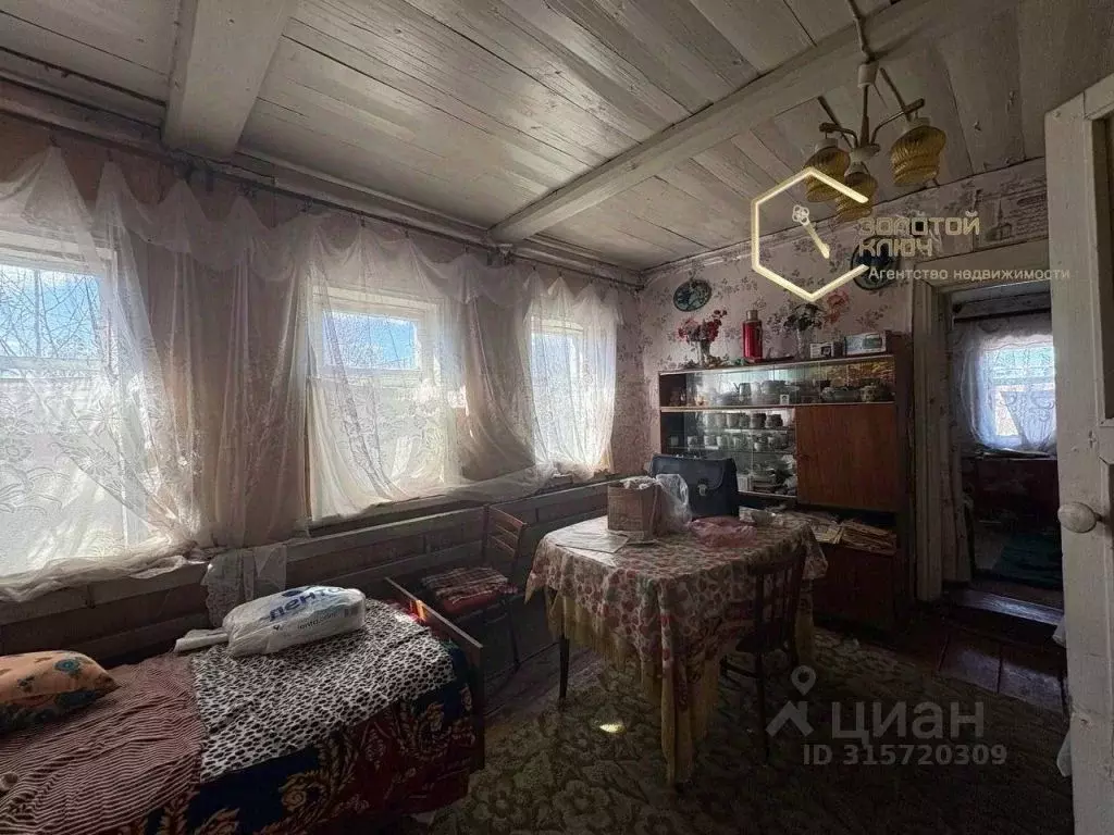Дом в Ульяновская область, Новомалыклинский район, Среднесантимирское ... - Фото 1