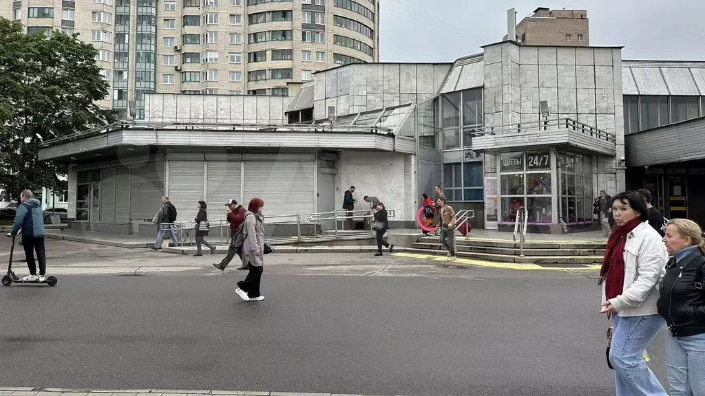 Площадь 25м2 на трафике выход из метро - Фото 0
