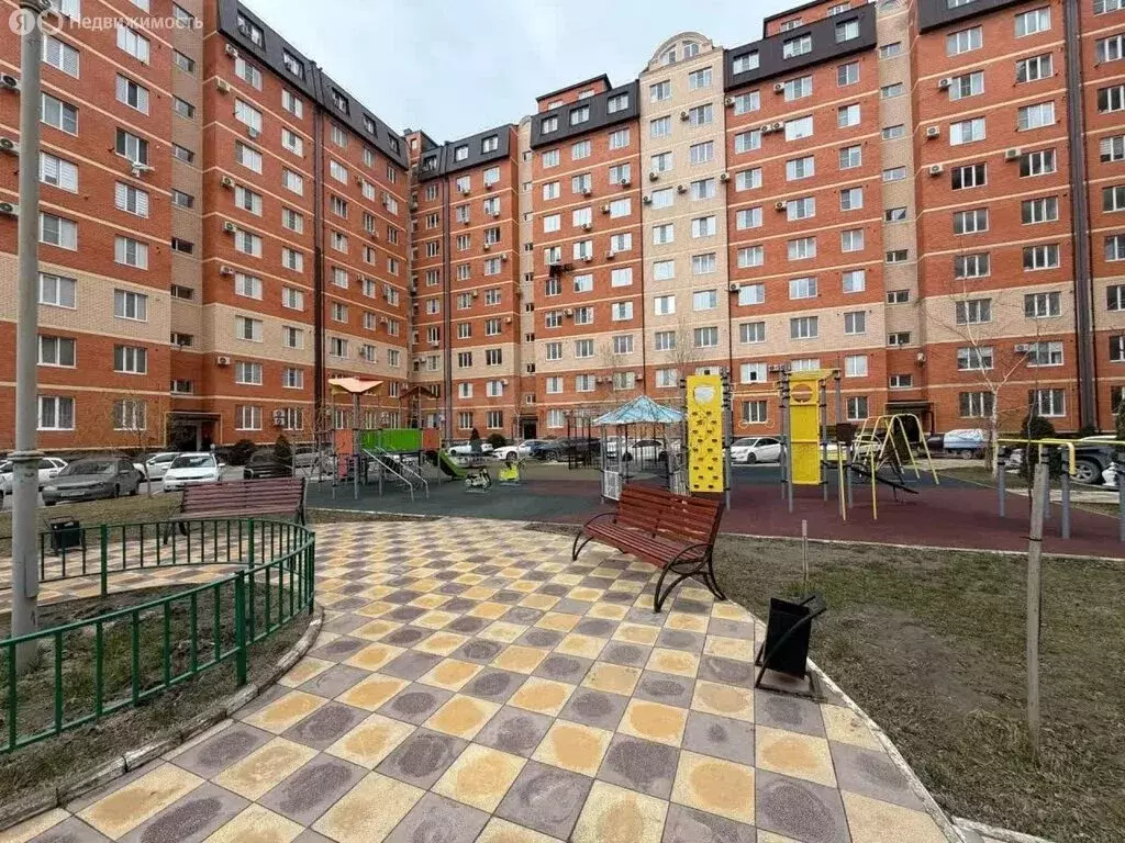 3-комнатная квартира: Каспийск, проспект М. Омарова, 18 (100 м) - Фото 2