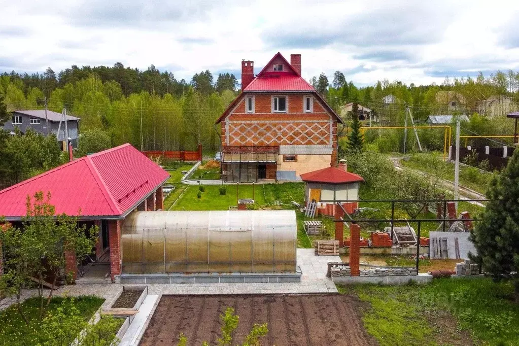 Дом в Свердловская область, Асбест Заречный мкр, ул. Новоселов, 27 ... - Фото 0