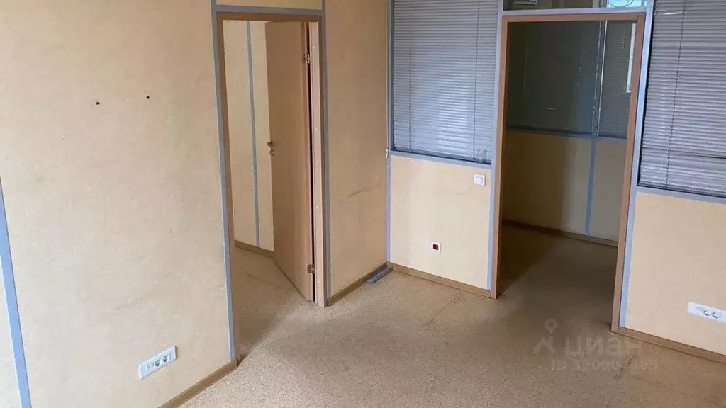 Офис в Свердловская область, Екатеринбург ул. Ангарская, 77 (20 м) - Фото 1