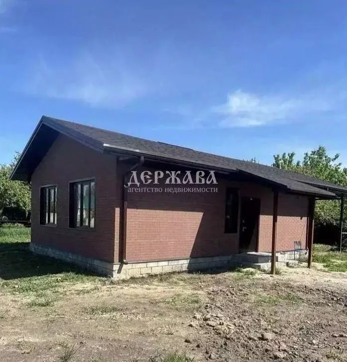 Дом в Белгородская область, Старооскольский городской округ, с. ... - Фото 1