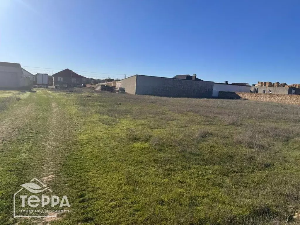 Участок в Крым, Сакский район, с. Суворовское ул. Суворовская, 1А (8.0 ... - Фото 2