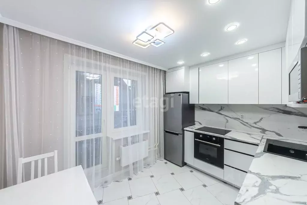 2-к кв. Тюменская область, Тюмень ул. Павла Шарова, 1к1 (58.8 м) - Фото 1