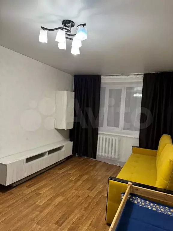 1-к. квартира, 40 м, 1/10 эт. - Фото 0