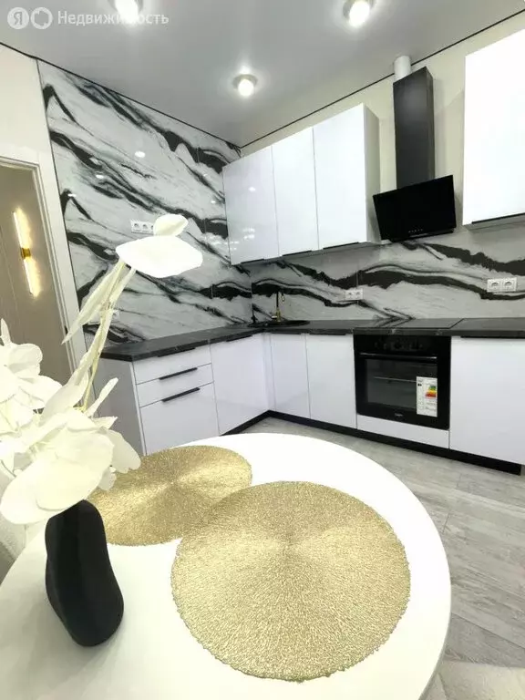 2-комнатная квартира: Краснодар, улица Западный Обход, 39/1к3 (61.2 м) - Фото 1