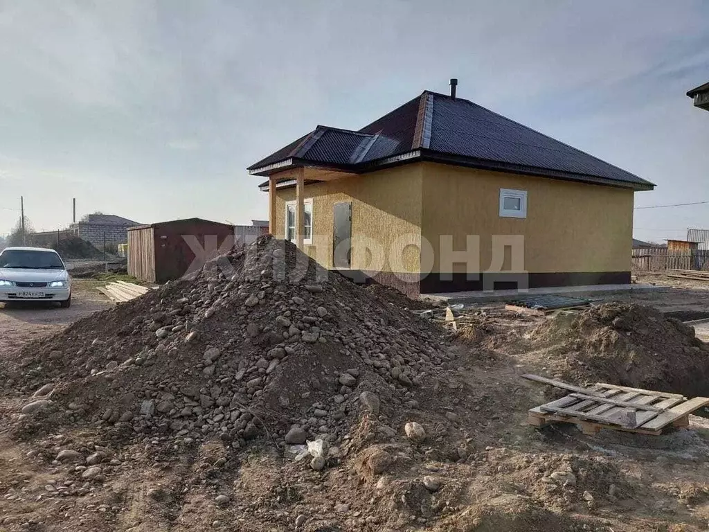 Дом в Хакасия, Абакан Центральная ул. (80 м) - Фото 1