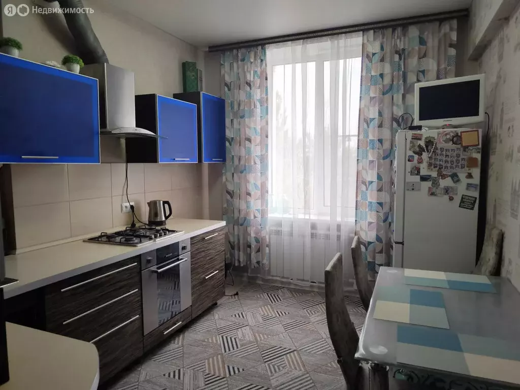 2-комнатная квартира: Саратов, проспект Энтузиастов, 64 (60 м) - Фото 1