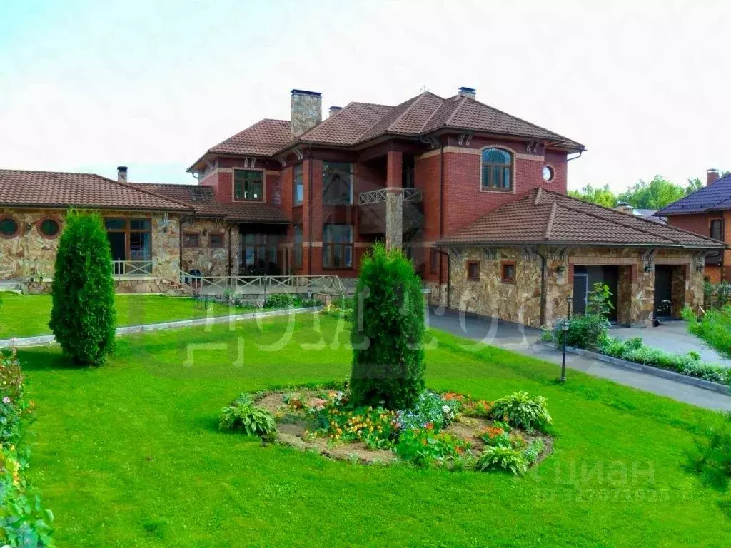 Дом в Московская область, Наро-Фоминский городской округ, д. Бурцево  ... - Фото 1