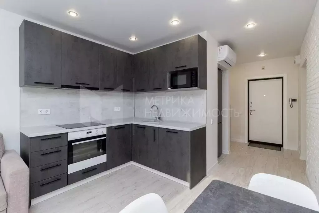 2-к кв. Тюменская область, Тюмень ул. Заполярная, 11к1 (67.0 м) - Фото 1