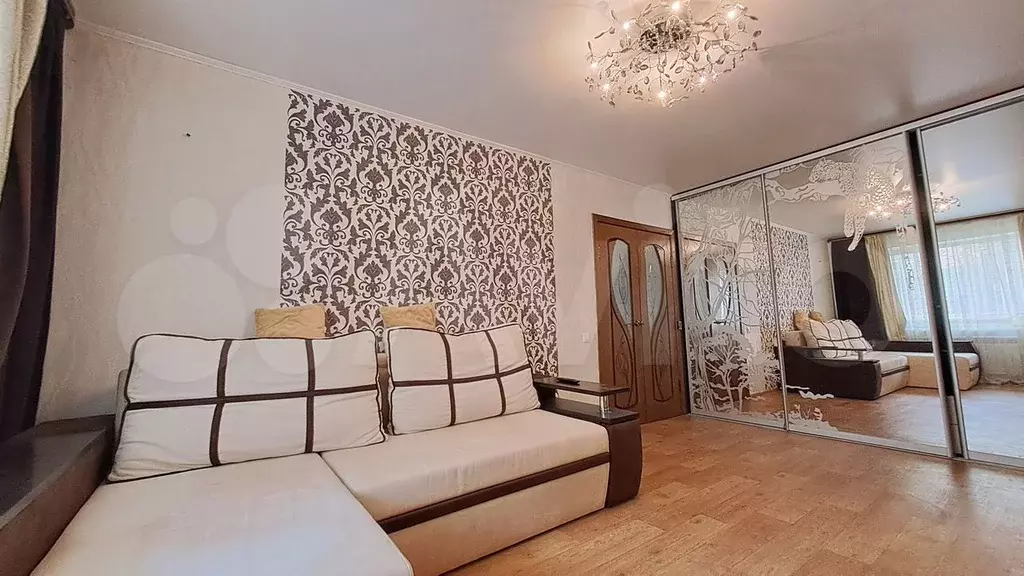 2-к. квартира, 50 м, 1/9 эт. - Фото 1