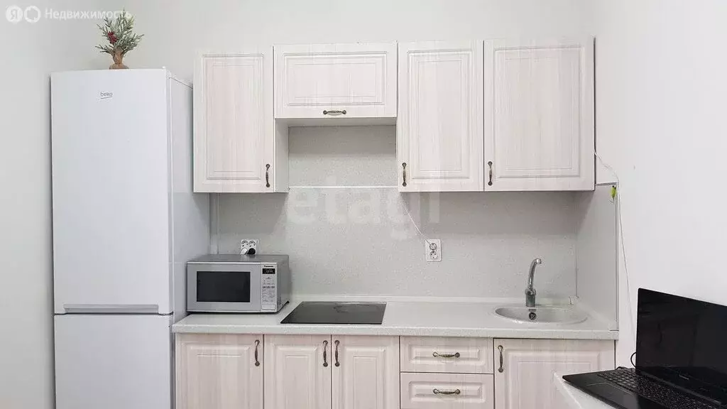 1-комнатная квартира: Краснодар, улица им. Героя Яцкова И.В., 9к3 ... - Фото 0