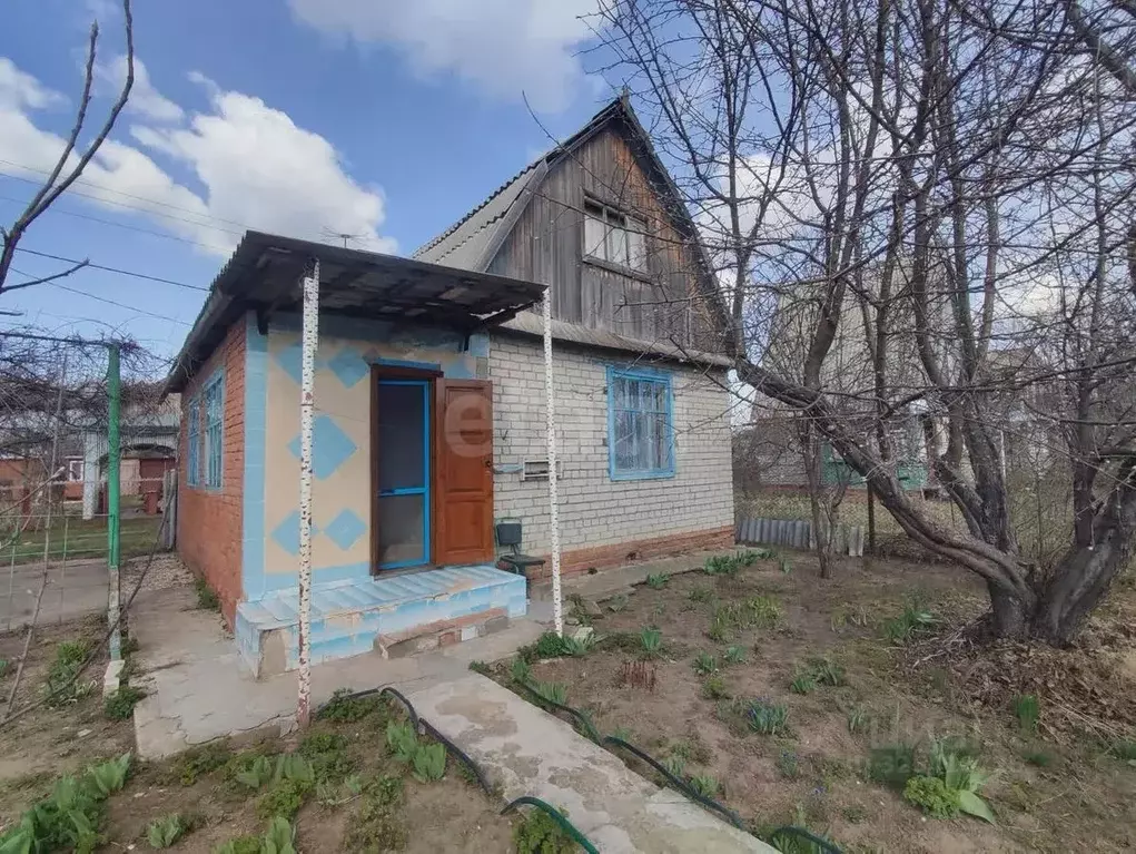 Дом в Саратовская область, Энгельсский район, Красноярское ... - Фото 1