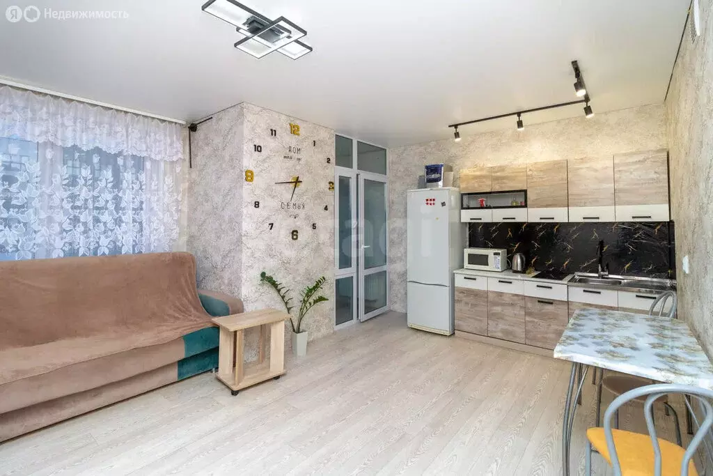 Квартира-студия: Тюмень, улица Павла Никольского, 10 (30 м) - Фото 2