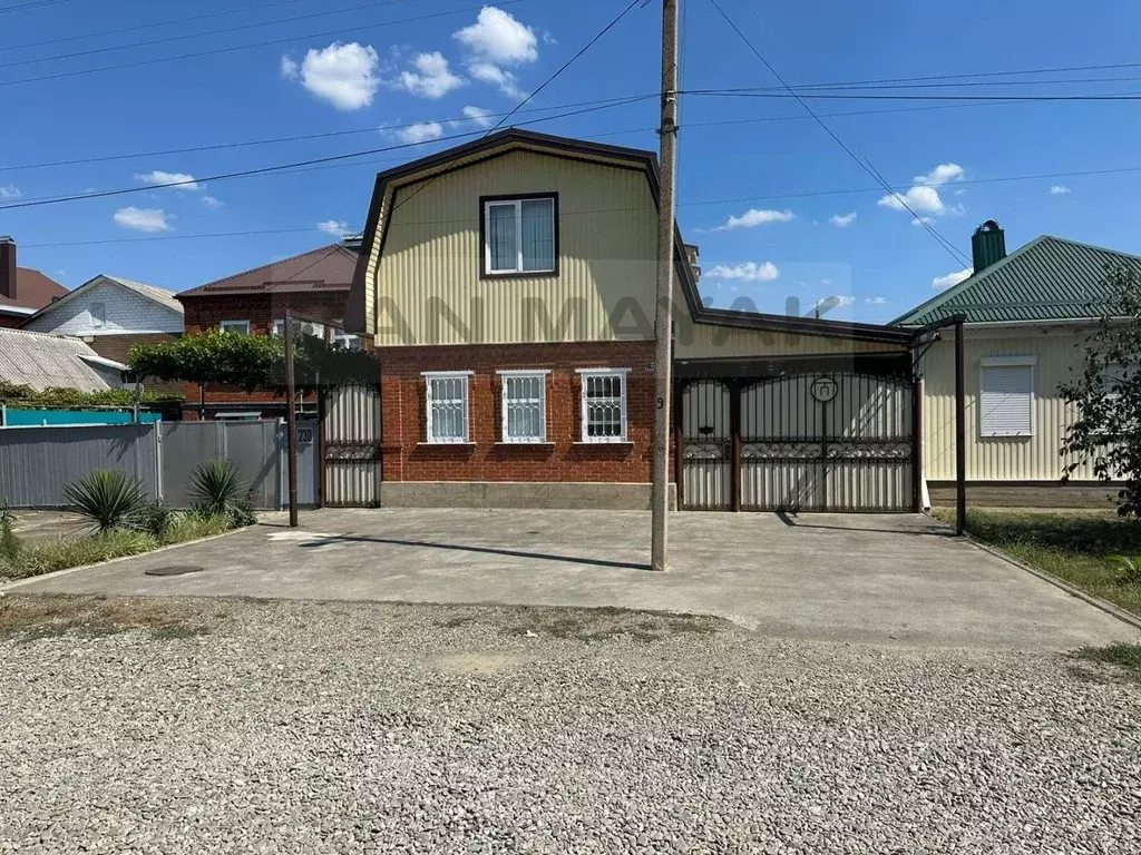Дом в Адыгея, Майкоп Курганная ул., 108 (140 м) - Фото 1