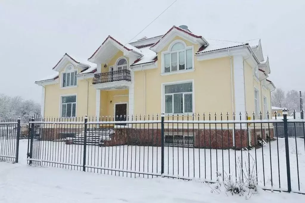 Дом в Санкт-Петербург, Санкт-Петербург, Петергоф ул. Веденеева, 18 ... - Фото 2