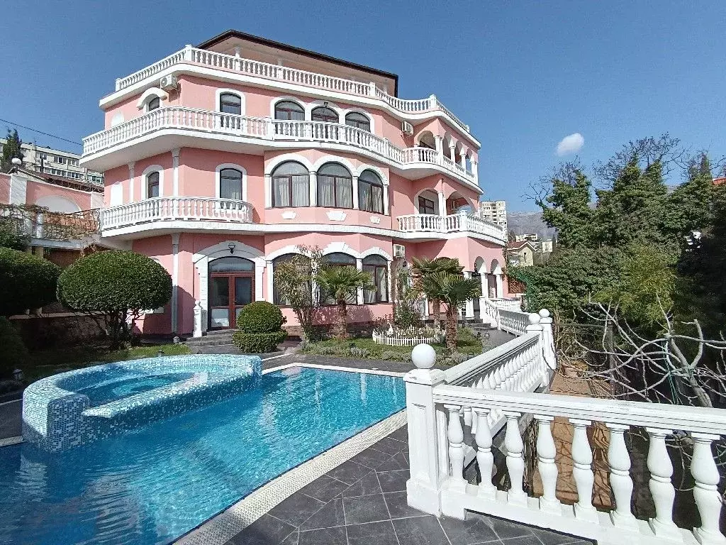 Дом в Крым, Ялта ул. Садовая, 33Б (500 м) - Фото 0