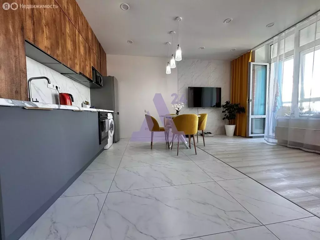 3-комнатная квартира: Барнаул, улица Солнечная Поляна, 94к6 (75 м) - Фото 0