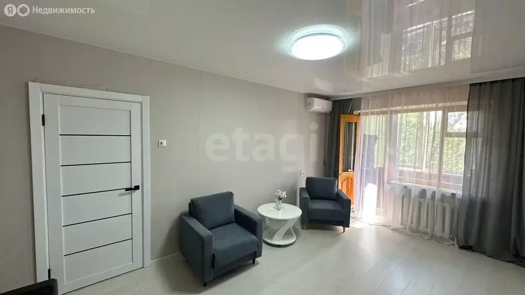 2-комнатная квартира: Симферополь, улица Куйбышева, 23 (50 м) - Фото 1
