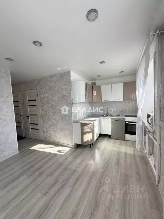 2-к кв. Бурятия, Улан-Удэ ул. Комарова, 13 (58.0 м) - Фото 2