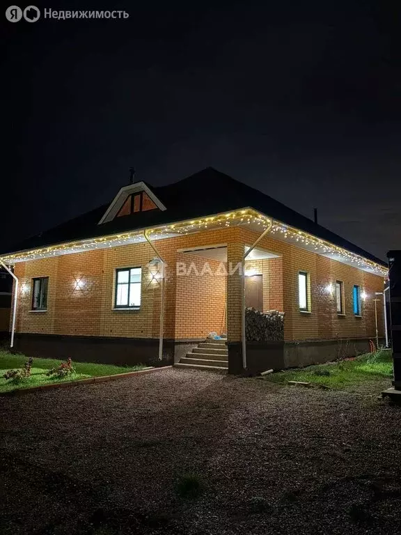 Дом в Щеглово, Клубничная улица, 7 (265.5 м) - Фото 1