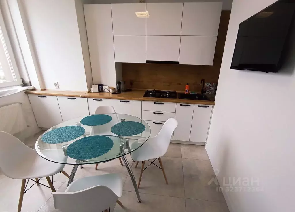 2-к кв. Калининградская область, Калининград ул. Горького, 98 (50.0 м) - Фото 2