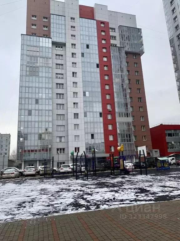 3-к кв. Красноярский край, Красноярск ул. Республики, 39 (85.0 м) - Фото 1