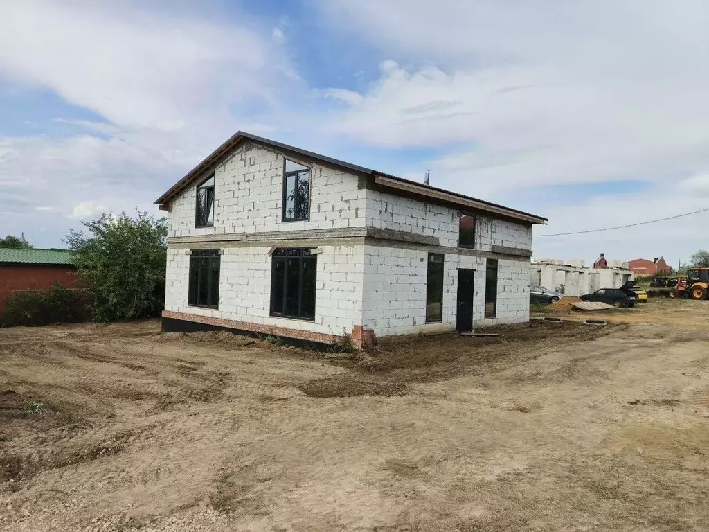 Коттедж в Саратовская область, с. Усть-Курдюм, 1-й мкр  (192 м) - Фото 1