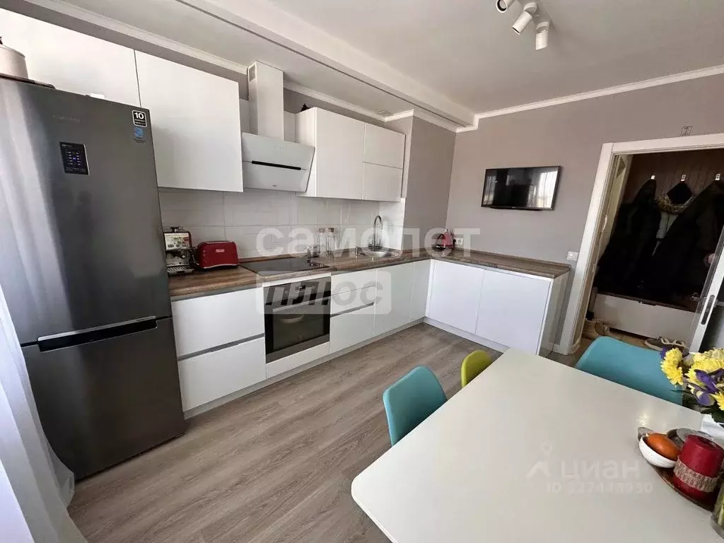 3-к кв. Московская область, Одинцовский городской округ, д. Малые ... - Фото 2