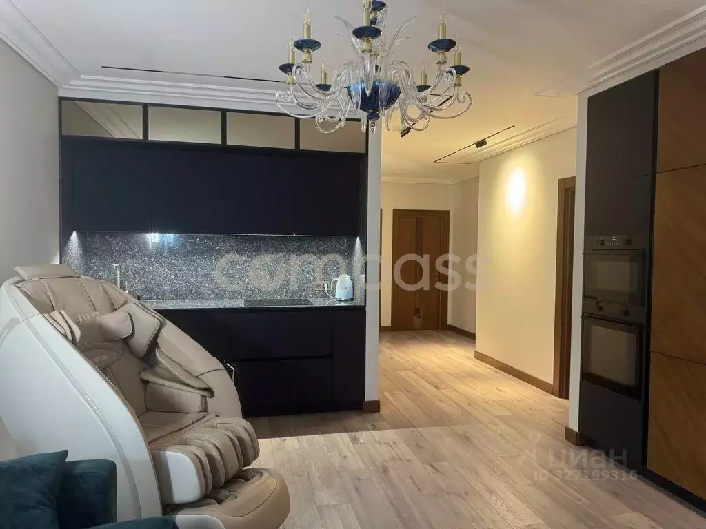 3-к кв. Тюменская область, Тюмень ул. Фармана Салманова, 12 (92.0 м) - Фото 1