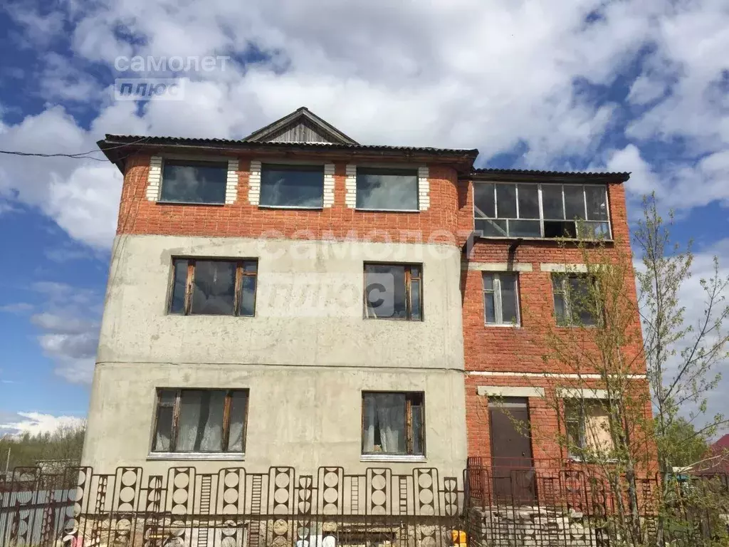 Дом в Марий Эл, Медведевский район, Сидоровское с/пос, д. Новотроицк ... - Фото 1