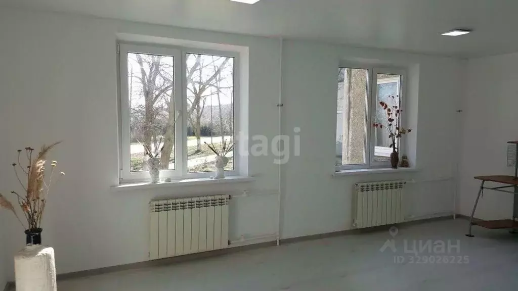 2-к кв. Крым, Щелкино Ленинский район, 1-й мкр, 34 (63.4 м) - Фото 1