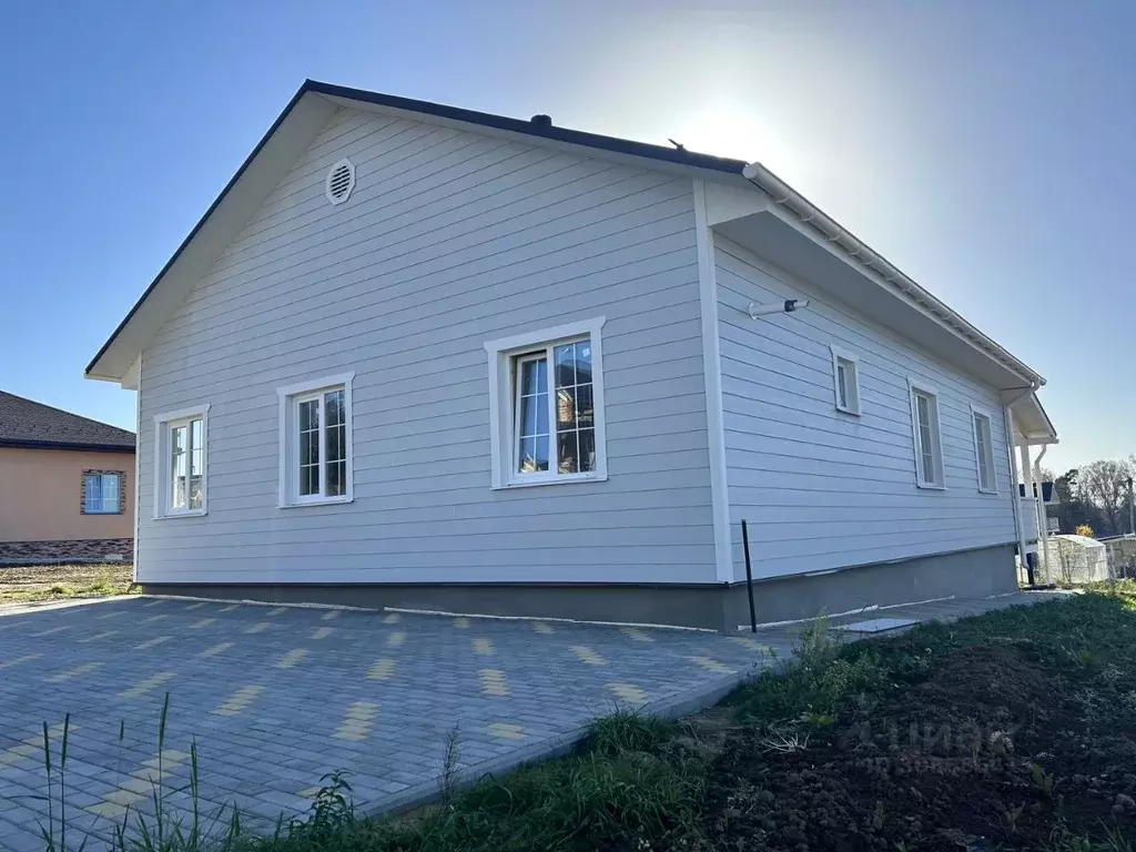 Дом в Калужская область, Жуковский муниципальный округ, Корсаково ... - Фото 1