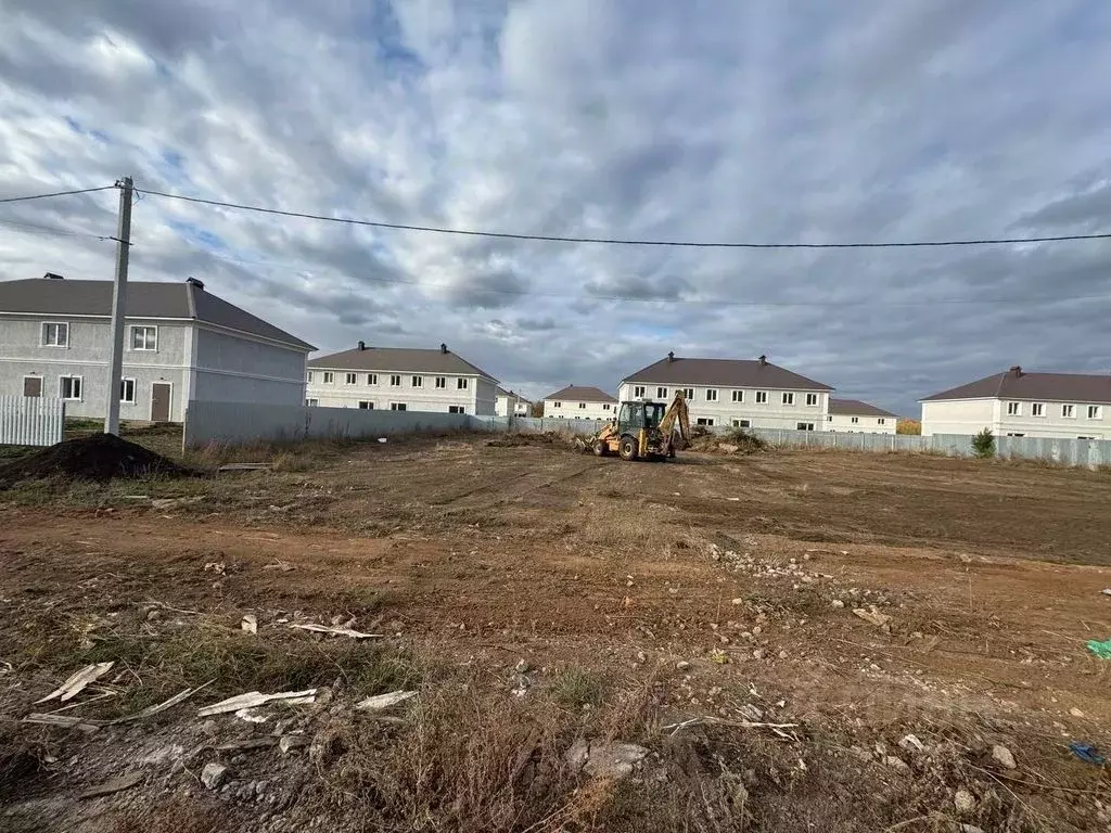 Участок в Оренбургская область, Оренбургский район, с. Южный урал ул. ... - Фото 1