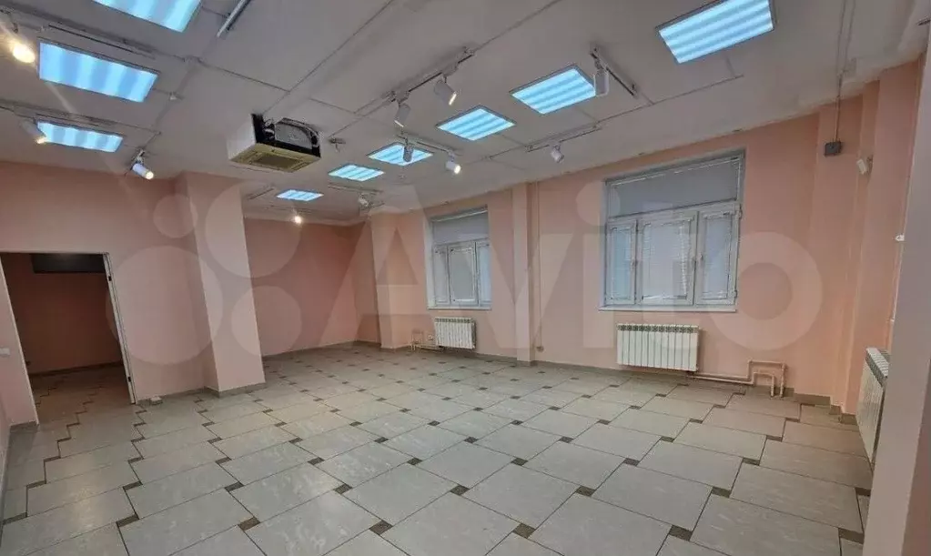 Аренда помещения свободного назначения 400 м2 - Фото 1