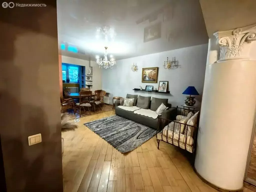 2-комнатная квартира: Чита, микрорайон Октябрьский, 14 (84.4 м) - Фото 1