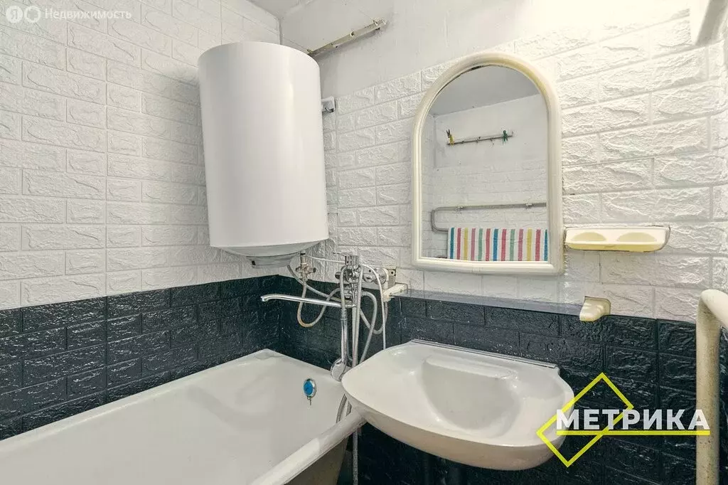 2-комнатная квартира: Артём, улица Кирова, 76 (55.5 м) - Фото 1