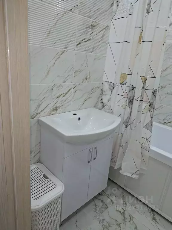 2-к кв. Курская область, Курск ул. Энгельса, 158к1 (56.3 м) - Фото 2