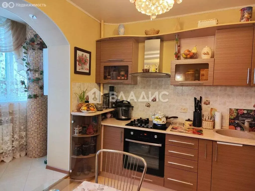 3-комнатная квартира: Белгород, улица Есенина, 54 (68.5 м) - Фото 1