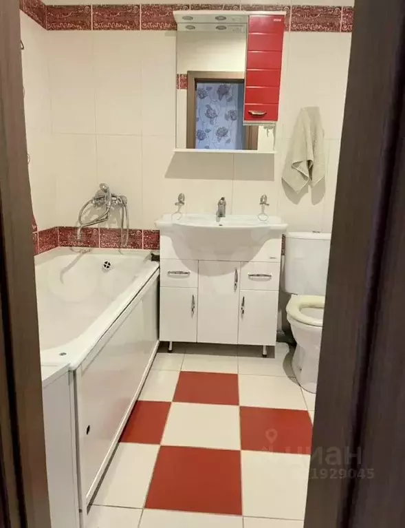 2-к кв. Хакасия, Абакан ул. Лермонтова, 25 (69.0 м) - Фото 2