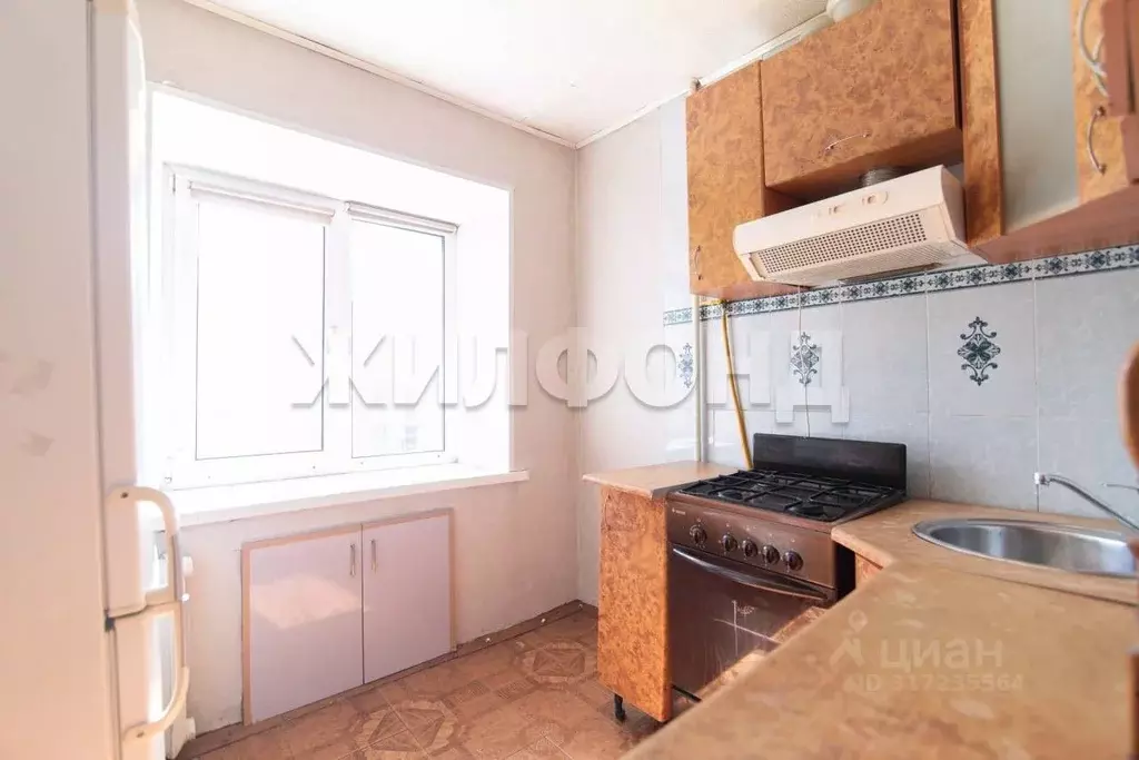 2-к кв. Алтайский край, Барнаул ул. Антона Петрова, 140 (44.4 м) - Фото 0