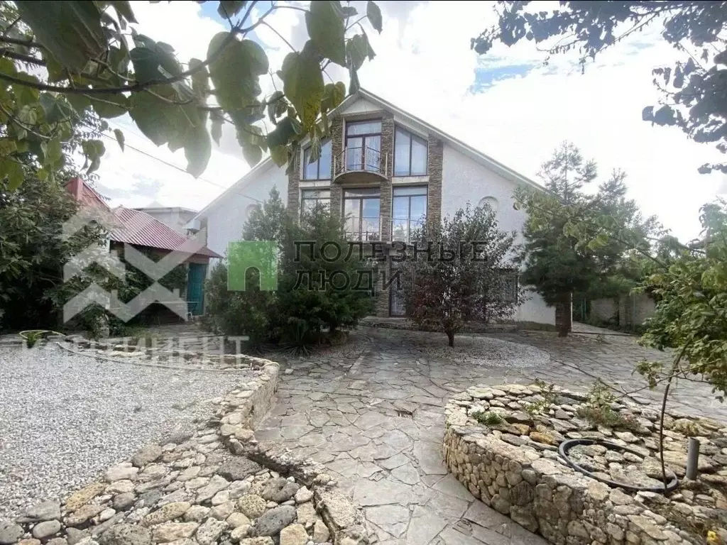 Дом в Крым, Евпатория городской округ, Заозерное пгт  (500 м) - Фото 2