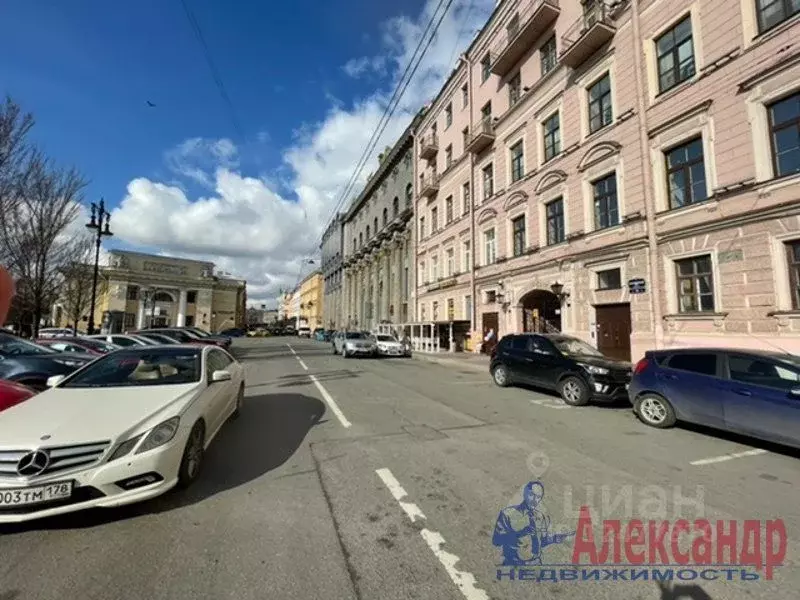 Торговая площадь в Санкт-Петербург Караванная ул., 14 (184 м) - Фото 1