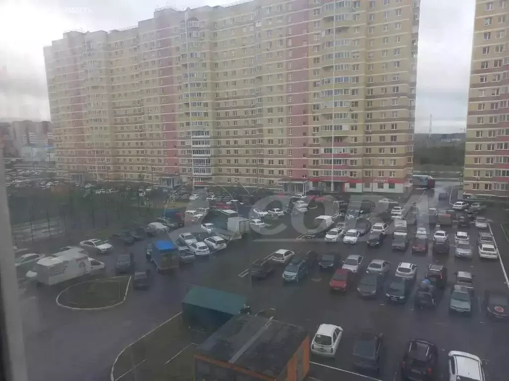 2-комнатная квартира: Тюмень, улица Андрея Бушуева, 4к1 (51 м) - Фото 0